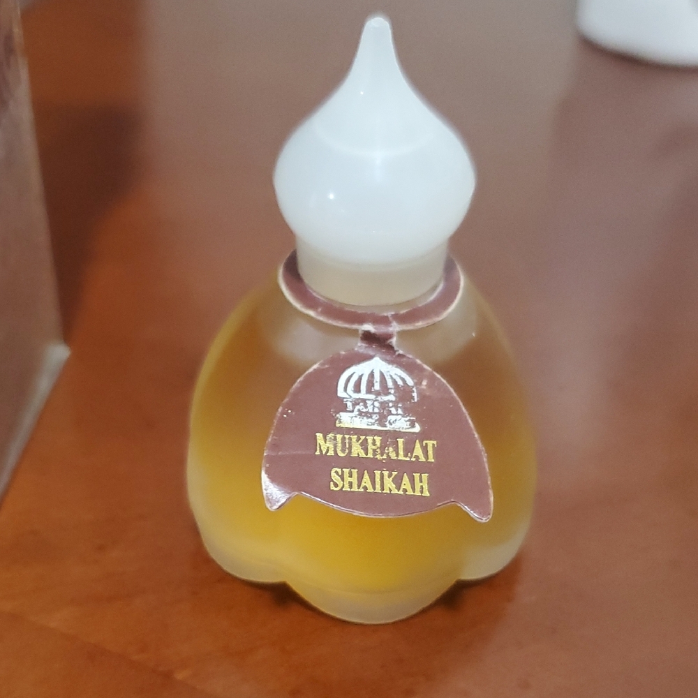 MUKHALAT SHALKAH         Perfume Bottle - Gold ..Opened, but not used.